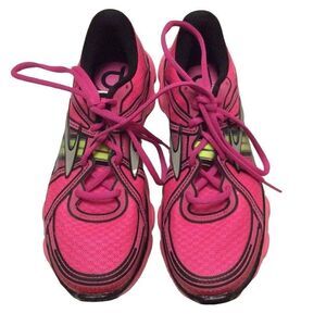 Brooks gym shoes pink
